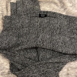 Jones New York Monochrome Herringbone Scarf